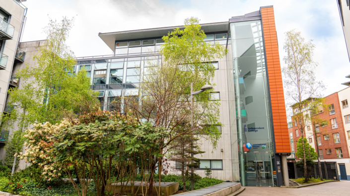 Campus exterior Independent College 캠퍼스 외관과 입구